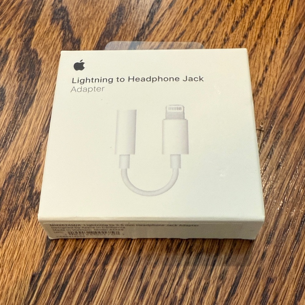 Apple Lightning to Headphone Jack Adapter - White